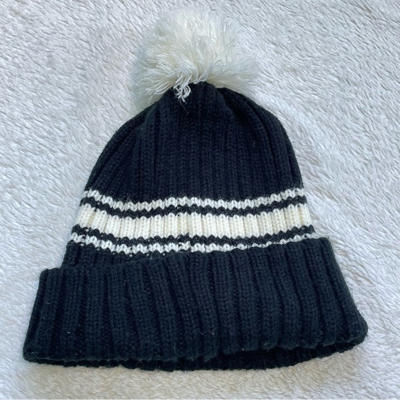 Echo Pom Pom Hat Black and White Beanie Winter - Picture 3 of 4